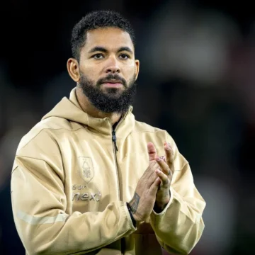 Douglas Luiz recebe sondagem da Premier League e define futuro na Juventus