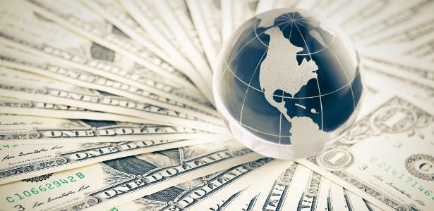 Dólar cai a R$ 5,08 e Bolsa recua influenciados por Dólar cai a R$ 5,08 e Bolsa recua influenciados por balanços e petróleo