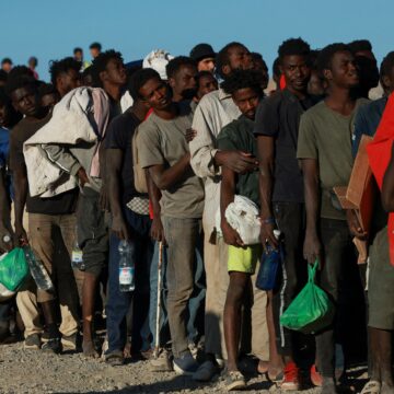 UE cobra Meta e TikTok por combate à desinformação após aumento de migrantes em Ceuta