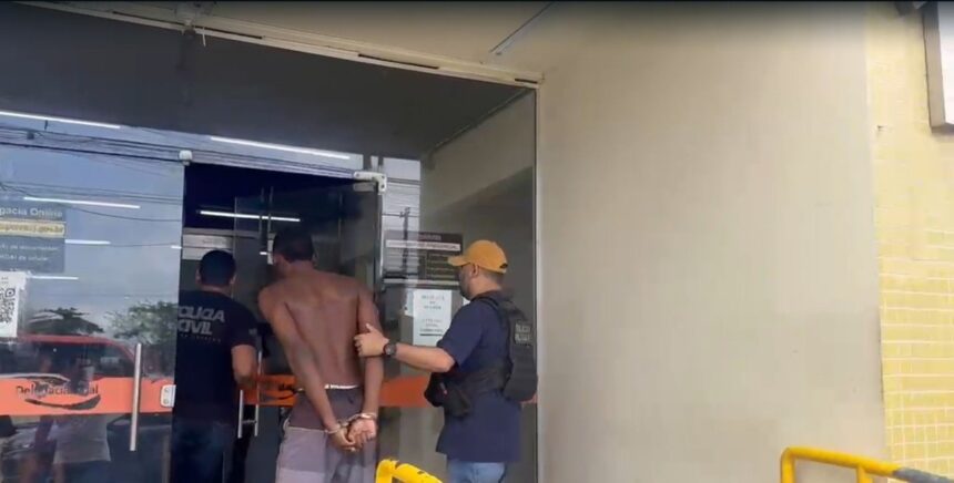 Jovem é preso por suspeita de envolvimento em homicídio e Jovem é preso por suspeita de envolvimento em homicídio e tráfico de drogas em Angra dos Reis