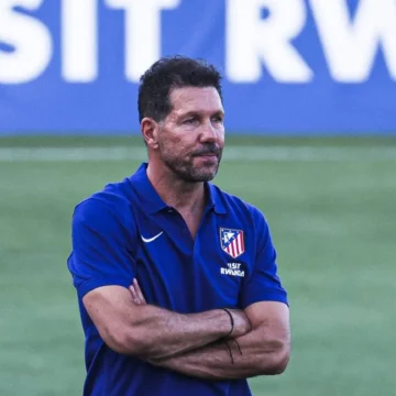 Simeone avalia batalha entre Atletico e Barcelona por Alvarez: ‘Não vejo outro caminho’