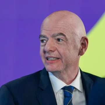 Como Infantino respondeu a nova denuncia que o deixa ainda mais pressionado no comando da Fifa?