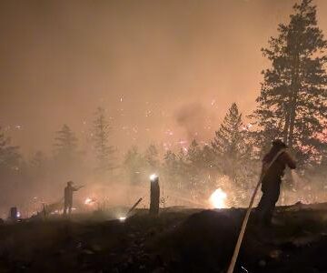 Incêndio no Canadá força 20 mil a fugir e decreta emergência