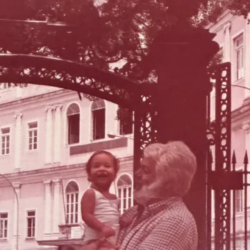 Entre afetos e memórias, Júlia Almeida conduz legado do pai Manoel Carlos