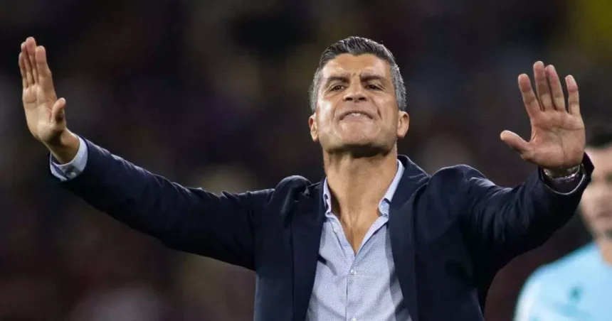 Pedro Emanuel defende trabalho e cobra reação do Vasco no Brasileirão