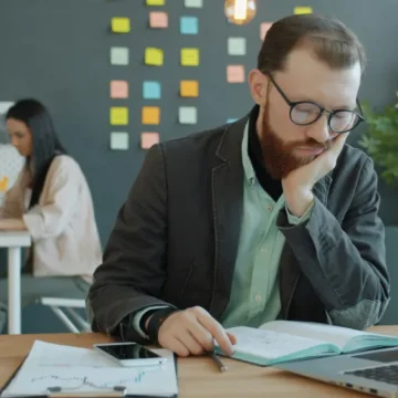 Boreout: o que é a “síndrome do tédio” no trabalho, oposta ao burnout