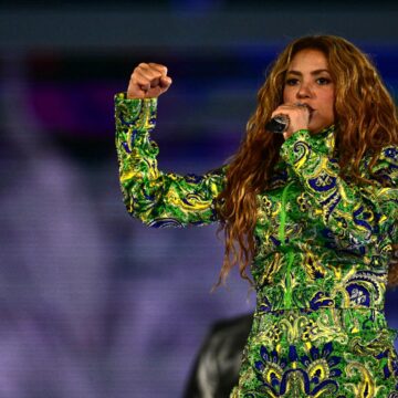 Shakira e outros famosos colombianos prestam solidariedade após terremoto no país