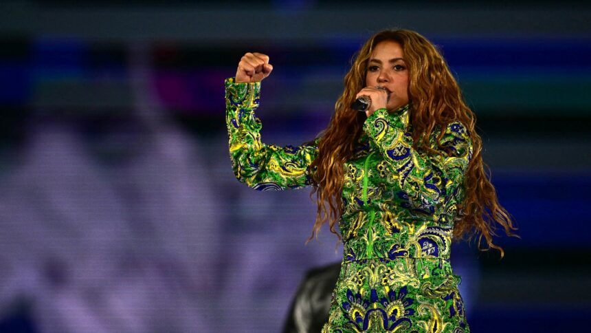 Shakira e outros famosos colombianos prestam solidariedade após terremoto no Shakira e outros famosos colombianos prestam solidariedade após terremoto no país