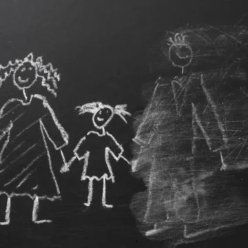 Paternidade e doenças raras: quem fica ao lado da mãe e da criança?