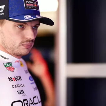 F1: Domenicali revela conversas com Verstappen sobre futuro na Fórmula 1