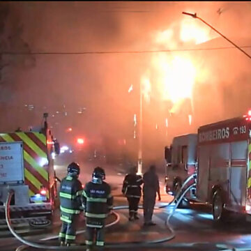 Incêndio atinge edifício comercial no Cambuci, em SP – 11/08/2026 – Cotidiano