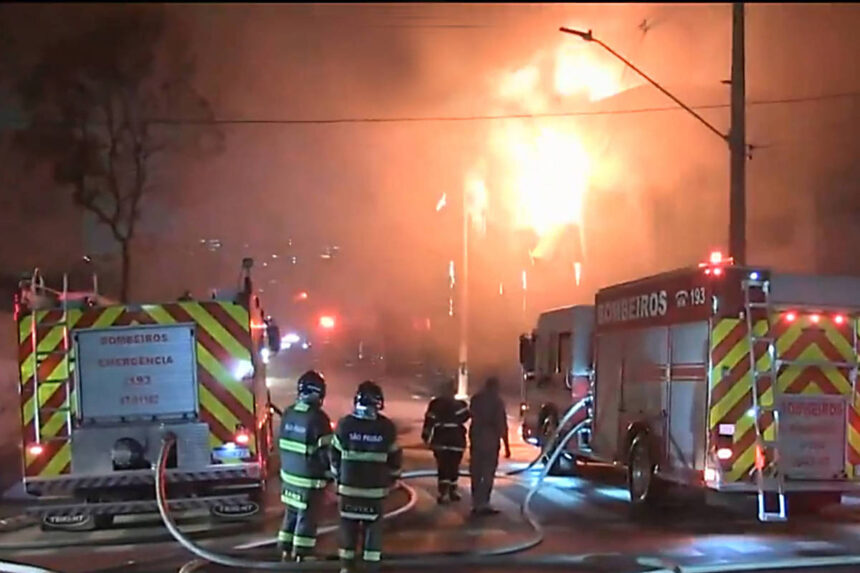 Incêndio atinge edifício comercial no Cambuci, em SP – 11/08/2026 – Cotidiano