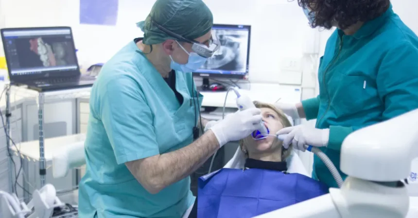 Ir ao dentista com dengue pode ser perigoso? O que diz a ciência