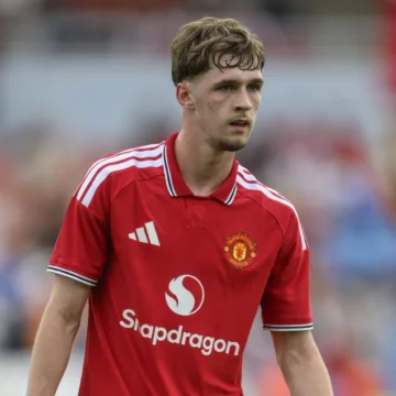 ‘Nepobaby’ do Manchester United mostra potencial, mas entrega gol contra o Leeds