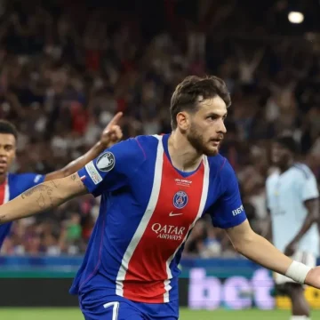 Kvaratskhelia é decisivo em novo bicampeonato do PSG e justifica apelo por Bola de Ouro