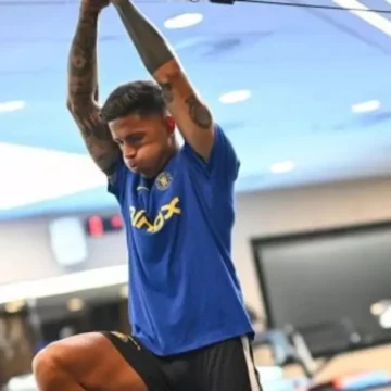 Chelsea coloca preço e prazo para liberar Enzo Fernández para rival