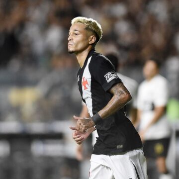 Adson ganha chance para se consolidar em meio a baixas no ataque do Vasco