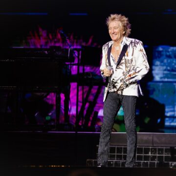 Rod Stewart passa por cirurgia para implante no coração e cancela resto de turnê: 'Já me sinto melhor'