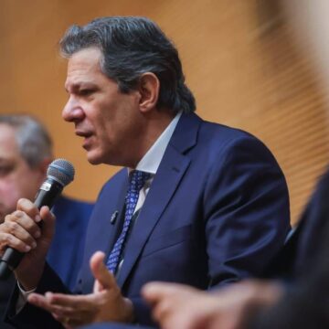 Haddad registra candidatura e declara R$ 861 mil ao TSE – 13/08/2026 – Política