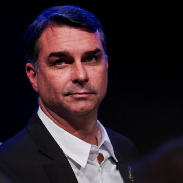 Plano de Flávio Bolsonaro para educação replica o pai – 13/08/2026 – Política