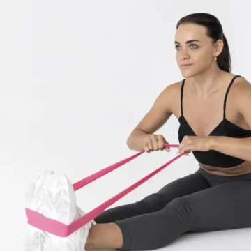 Super band: aprenda 5 exercícios simples para fazer com o elástico