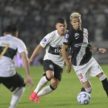 VASCO EMPATA COM O OLIMPIA EM SÃO JANUÁRIO NO JOGO DE IDA DAS OITAVAS DA SUL-AMERICANA: 0 A 0