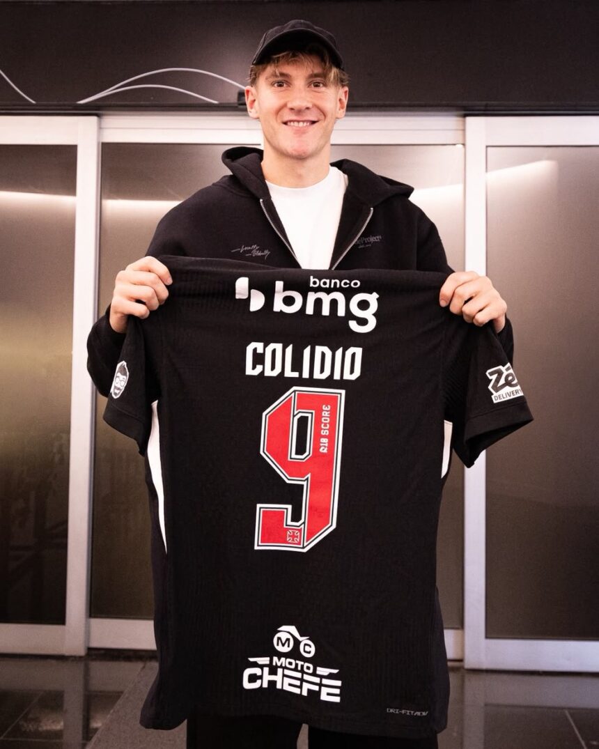 Com lesão de Brenner, Colidio deve ser testado como centroavante Com lesão de Brenner, Colidio deve ser testado como centroavante contra o Santos