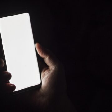IA nas eleições: 6 casos reais mostram como deepfakes já desafiaram democracias pelo mundo