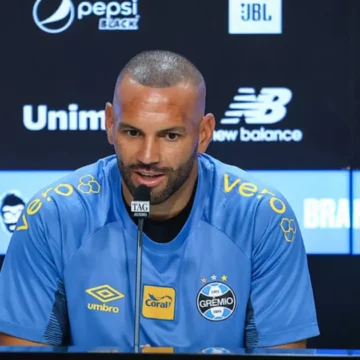 Weverton é sincero ao falar sobre o desempenho do Grêmio Weverton é sincero ao falar sobre o desempenho do Grêmio