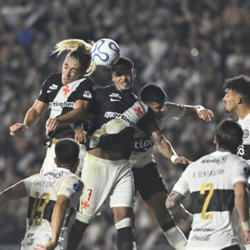 Vasco finalizou mais de 20 vezes contra o Olimpia
