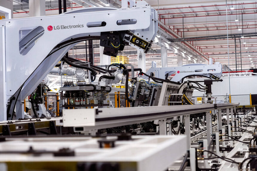 LG inaugura fábrica de geladeiras no Paraná com R$ 1,5 bi – 15/08/2026 – Economia