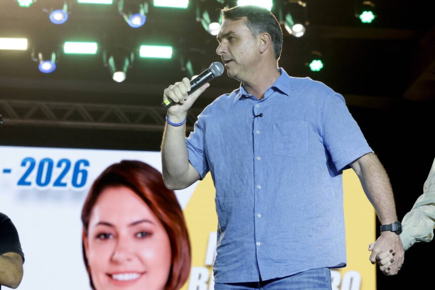 Homem é alvo de busca por ameaça a Flávio Bolsonaro – 15/08/2026 – Painel