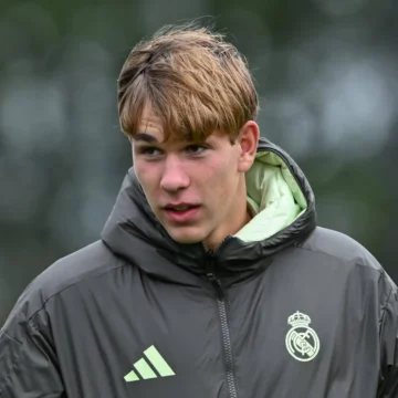 Quem é o jovem goleiro ucraniano que fugiu da guerra e foi chamado por Mourinho no Real Madrid