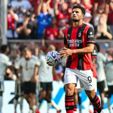 Reforço de R$ 420 milhões do Milan faz a diferença, e Manchester United sofre com velho problema