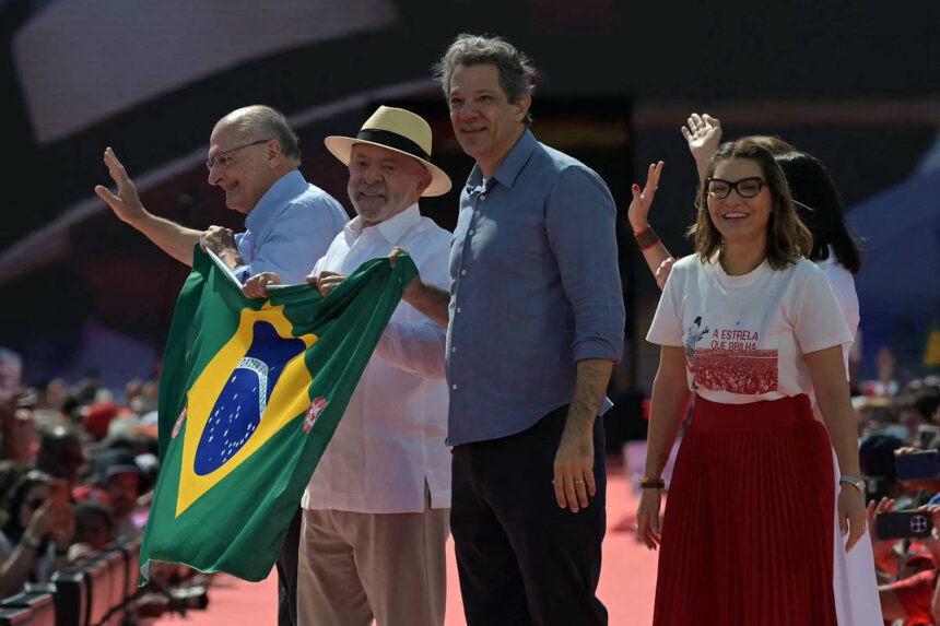 Janja homenageia Marisa em ato de lançamento de Lula – 16/08/2026 – Política
