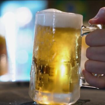 De uma portinha a um bar de três andares: a história de um negócio que virou símbolo da Lapa