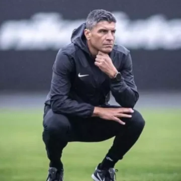 Vasco chega a três jogos sem marcar e sofre com problema ofensivo