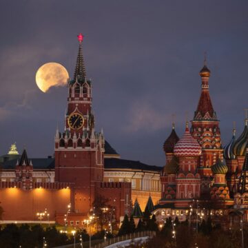 Rússia condena homem a 23 anos de prisão por espionagem Rússia condena homem a 23 anos de prisão por espionagem para a Polônia