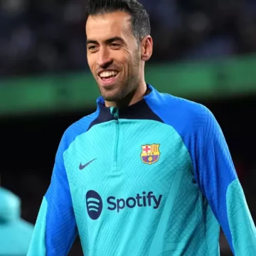 Busquets volta ao Barcelona após um ano de aposentadoria
