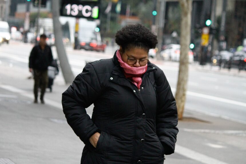 Até quando vai o calor? Frente fria avança na quinta pelo Sul; ar frio ganha força no fim de semana no Sudeste