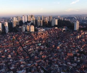Em ano par, é palanque. Em ano ímpar, é invisibilidade