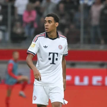 Musiala explica mal-estar após novo susto em jogo do Bayern: ‘Pode ocorrer em qualquer momento’