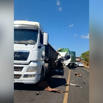 Criança morre em acidente entre caminhões na TO-010