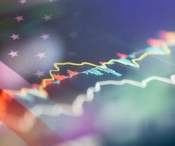 Dólar abre influenciado por petróleo em alta e dívida recorde Dólar sobe a R$ 5,19 e Bolsa fica estável após anúncio da dívida americana