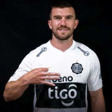 Neozelandês do Olimpia vira fenômeno nas redes sociais; Tim Payne deve começar na reserva contra o Vasco