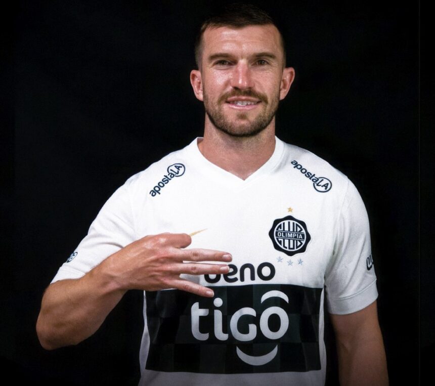 Neozelandês do Olimpia vira fenômeno nas redes sociais; Tim Payne deve começar na reserva contra o Vasco