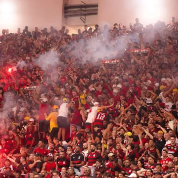 Jornalista mineiro da Globo se emociona com torcida do Flamengo