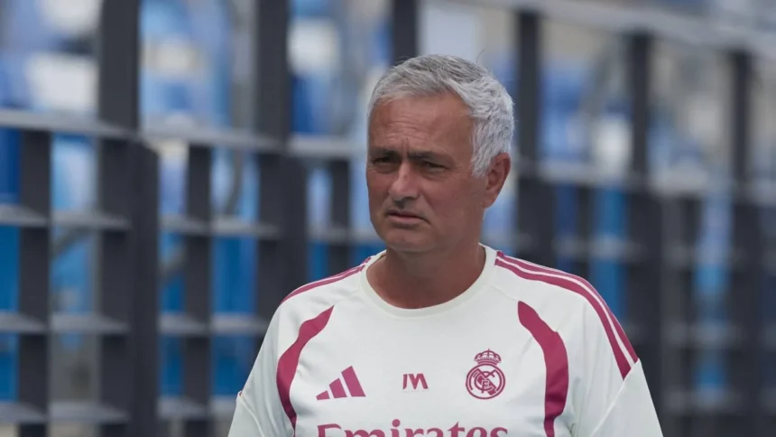 Mourinho: ‘Eles não têm perfil que empolga a torcida, mas precisávamos deles no Real Madrid’
