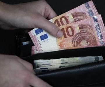 Guerras e ciberataques fazem europeus guardarem mais dinheiro vivo