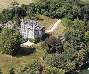 Zuckerberg compra castelo na Irlanda estimado em R$ 180 milhões